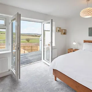 https://highfield-house-whitby.yorkshirehotels.net